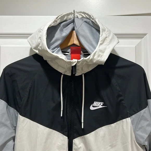 Nike Windrunner jacket - Picture 4 of 6